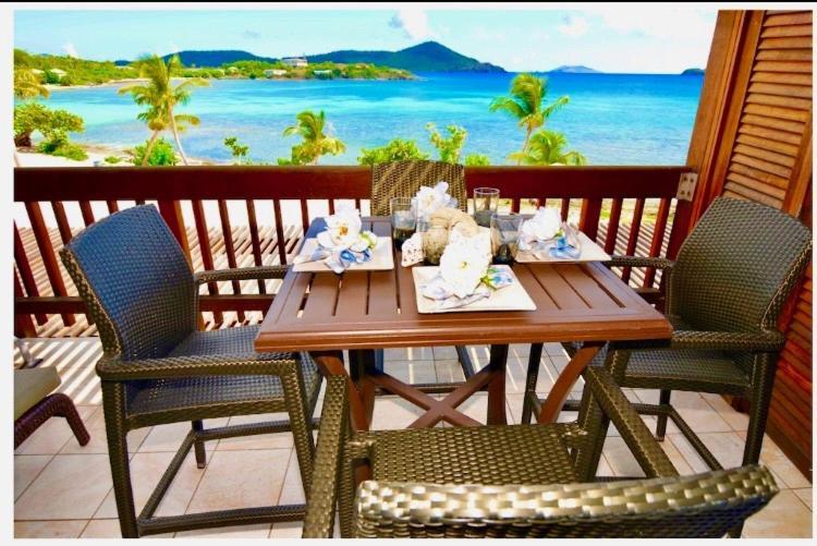 Sapphire Beachfront Renovated Villa 1200 Sf! - Free Wi-Fi Nazareth Kültér fotó