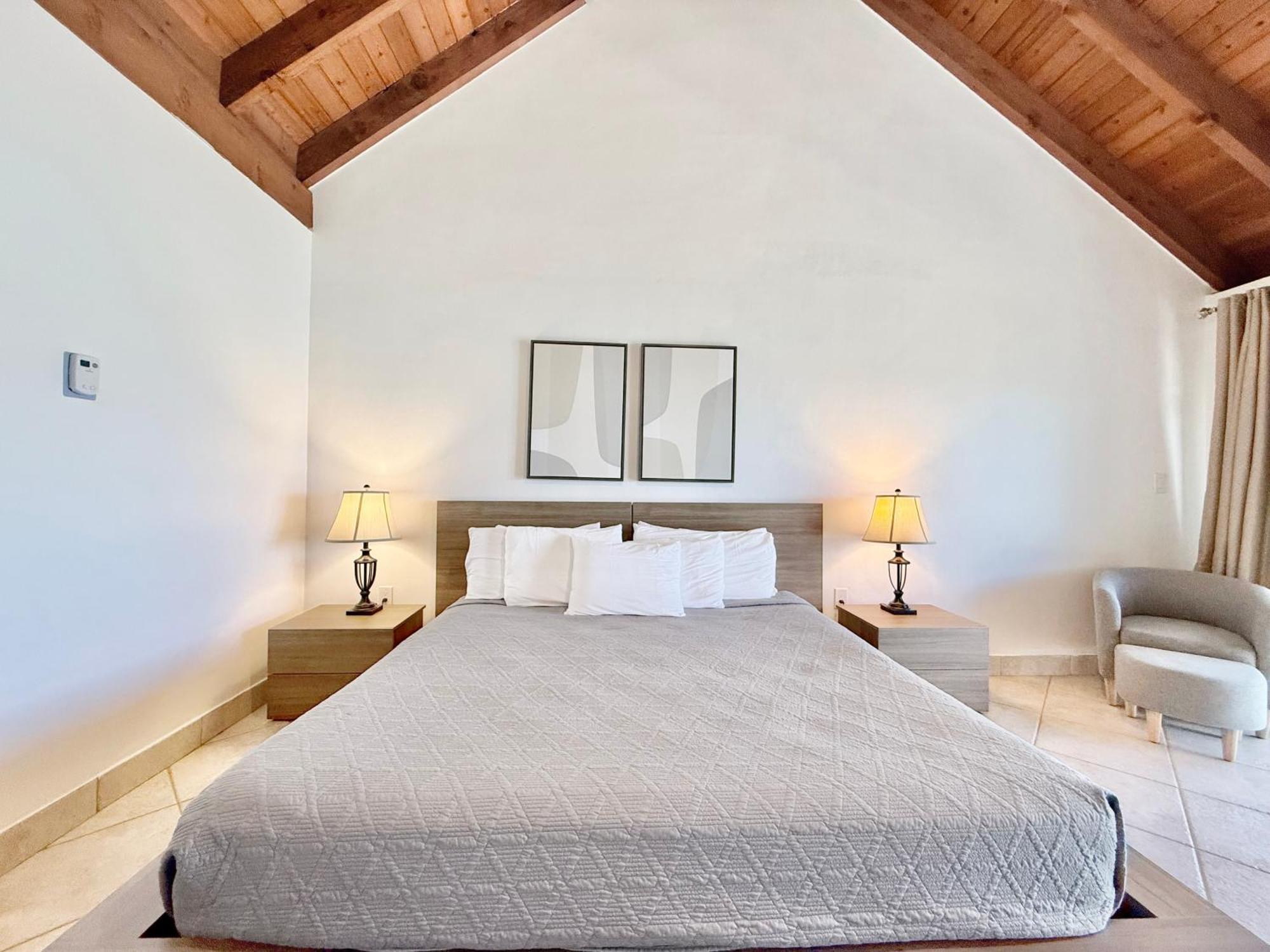 Sapphire Beachfront Renovated Villa 1200 Sf! - Free Wi-Fi Nazareth Kültér fotó